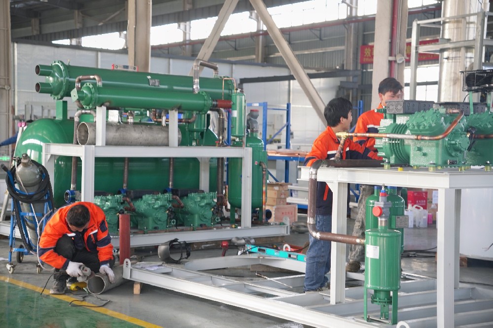 寒冬將至，冰勛制冷車間卻熱火朝天